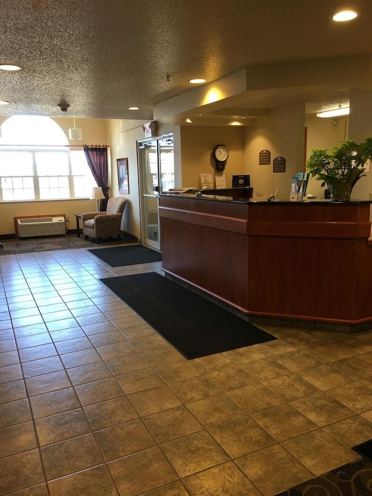 Microtel Inn & Suites By Wyndham Rice Lake Bagian luar foto