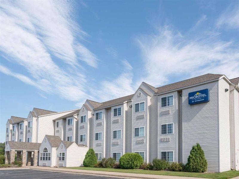 Microtel Inn & Suites By Wyndham Rice Lake Bagian luar foto