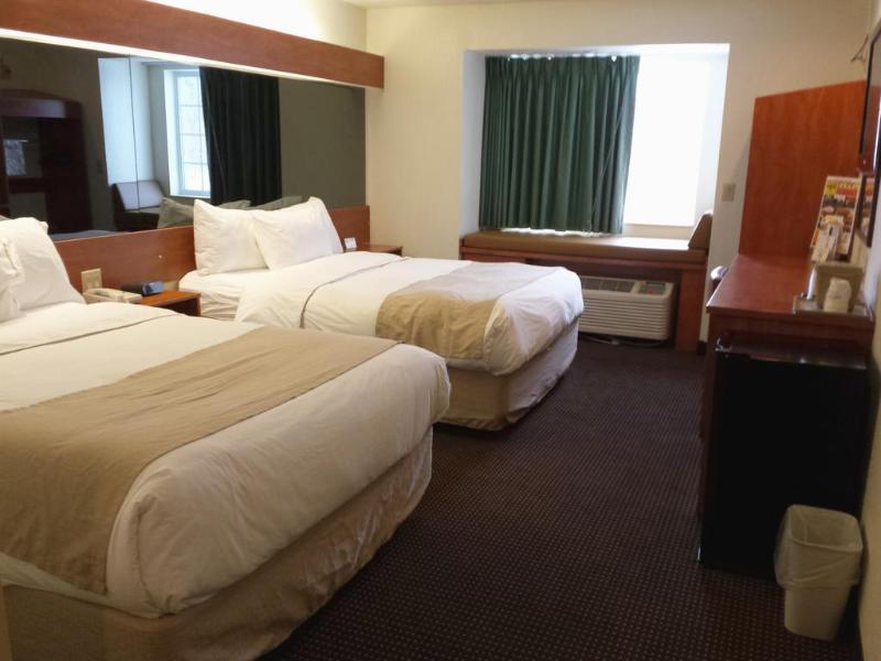 Microtel Inn & Suites By Wyndham Rice Lake Bagian luar foto