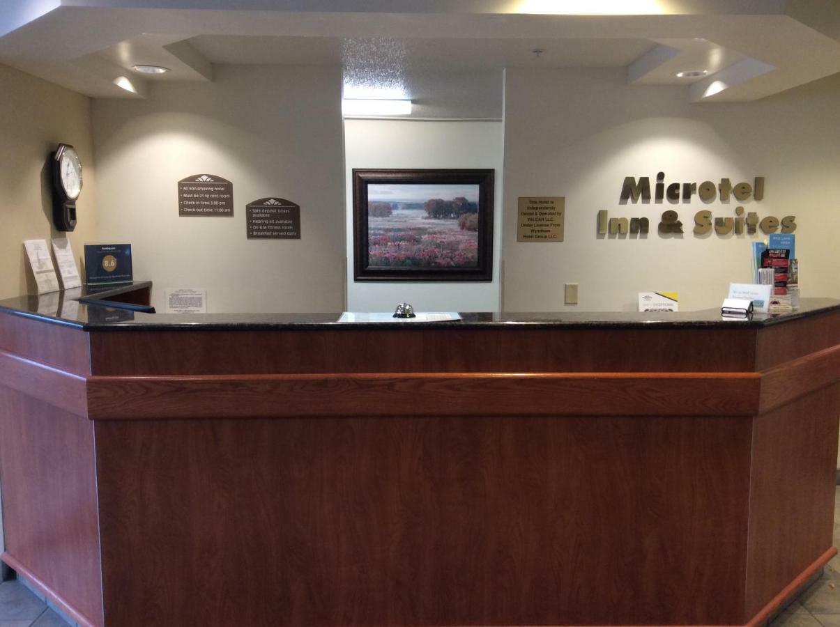 Microtel Inn & Suites By Wyndham Rice Lake Bagian luar foto